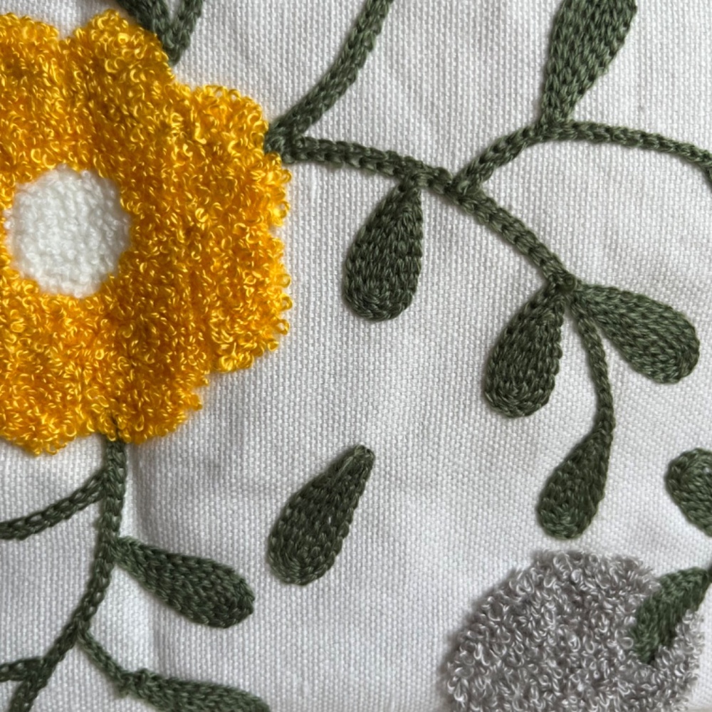 2PC Elegant Floral Vine Embroidered Pillowcase - Picture 2 of 5